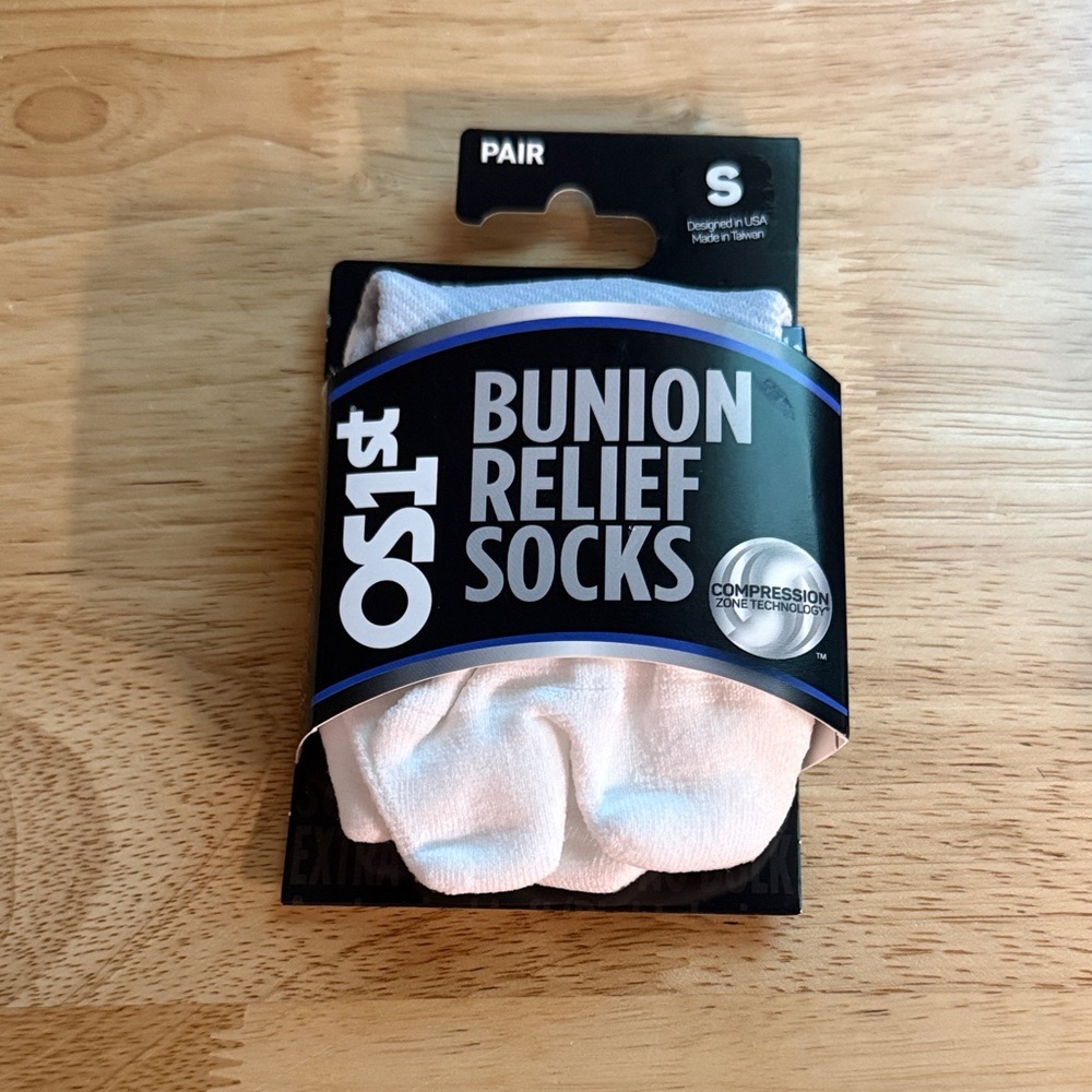 OS1st White Bunion Relief Socks